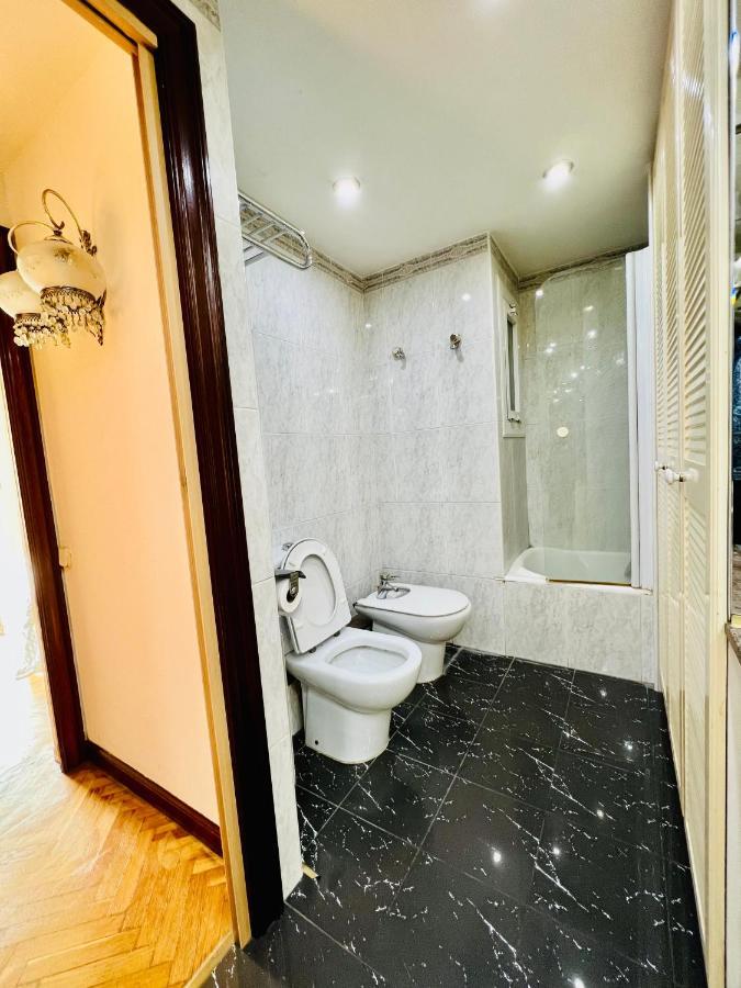 Your Second Home In Barcelona With Private Room And Private Bathroom Close To Montjuic, Pl Espana, La Rambla, Ferry Port المظهر الخارجي الصورة